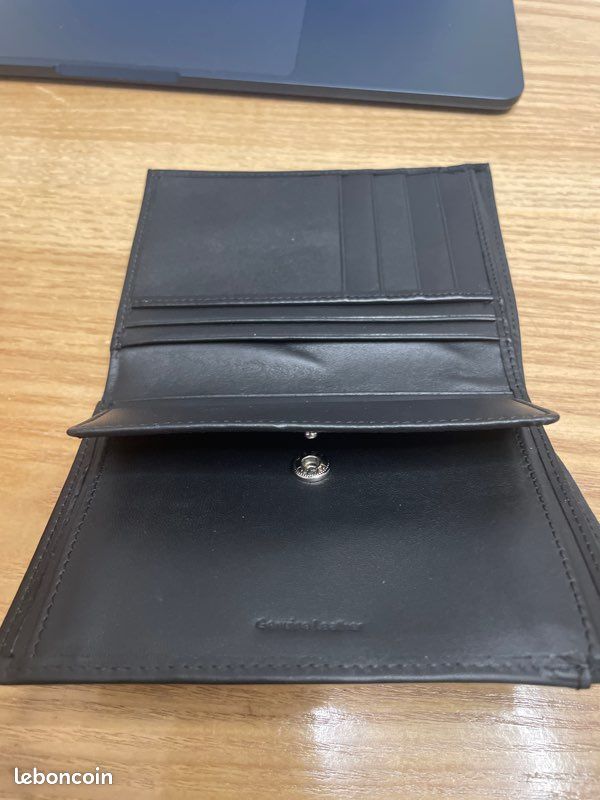 Portefeuille Homme En Cuir Signé Nina Ricci – Authentique, Noir, état Excellent – Occasion Chic