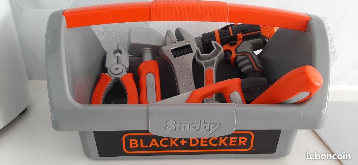 Caisse à outils black et deker (image 1)