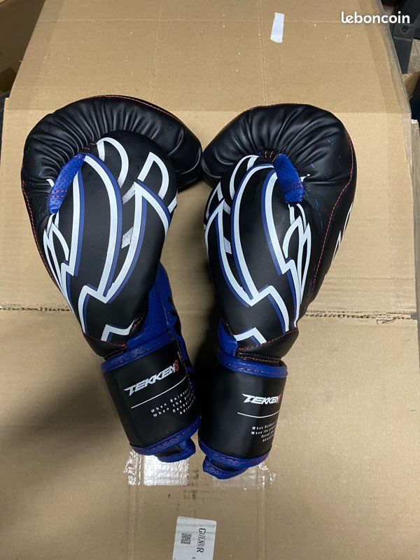 Luvas de Boxe Venum X Tekken 8 Jin Kazama Azul-Preto