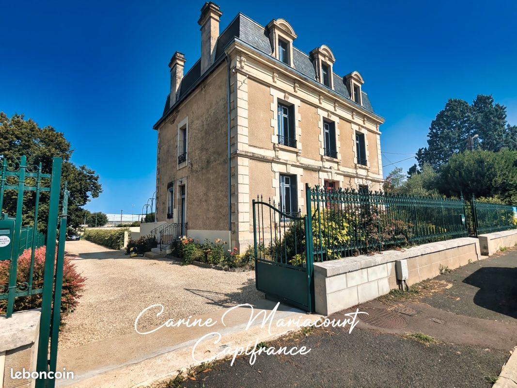 Maison 7 pièces 187 m² · à Saint-Maixent-l'École · 187 m² · 209 000 €