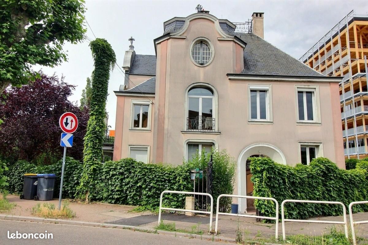 Maison 17 pièces 403 m² · à Strasbourg · 403 m² · 5 700 €/mois