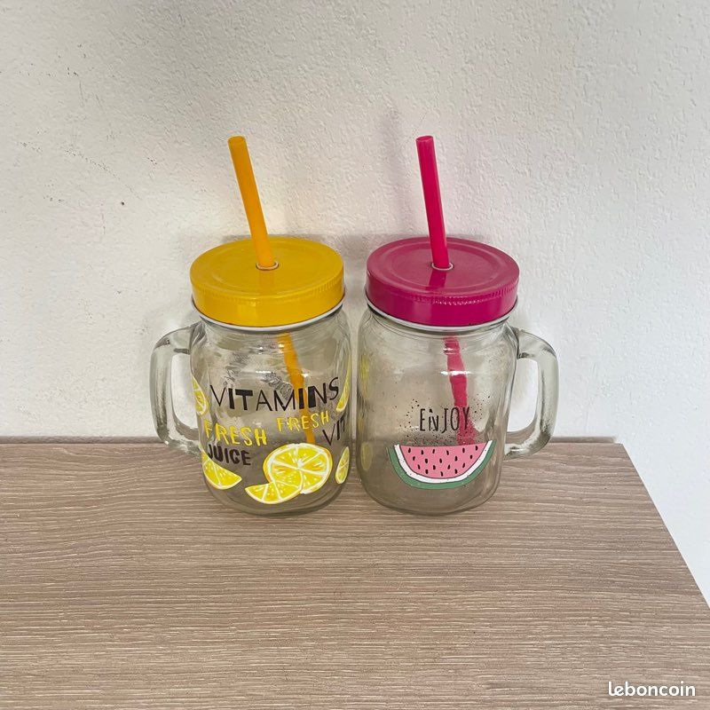 2 tasses mugs verres avec pailles fruits smoothies (image 9)