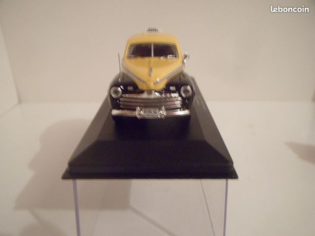 Miniature Ford Fordor Taxi New York 1947 - échelle 1:43, IXO, Rouge Et Noir, Occasion