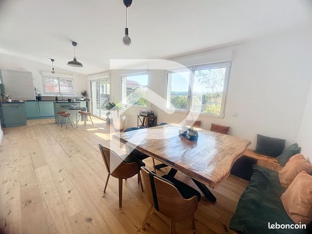 Maison 7 pièces 300 m²