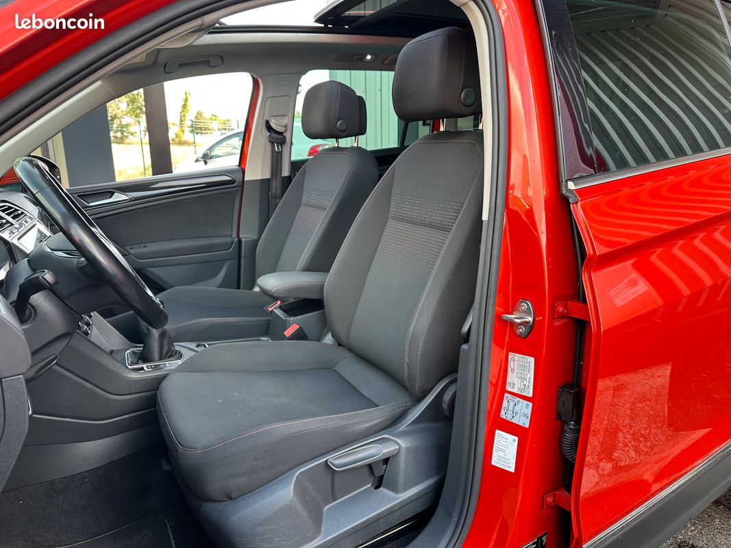 Volkswagen Tiguan 1.4 TSi 150ch Sound BVM6 S&S - 1ère Main ✋ - Français 🇫🇷 - Toit Ouvrant - Caméra + Radars AV/AR - CarPlay/AndroidAuto - GPS - Démarrage + Accès sans clé - JA 18" - Orange Habanero (image 5)