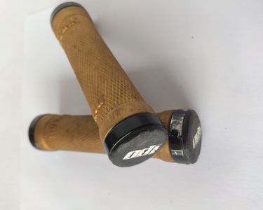 Poignée PIVO Vélo – Tige 80mm, Pince 25mm – Occasion France