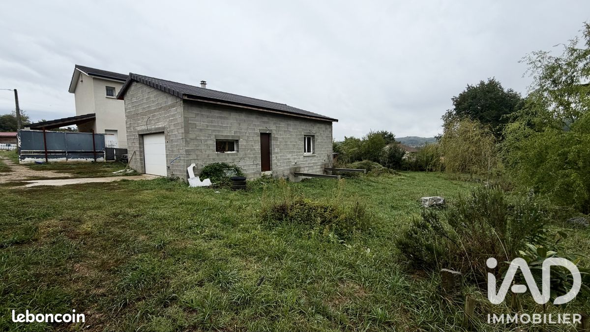 Maison 1 pièce 66 m² · à Saint-Uze · 66 m² · 120 000 €