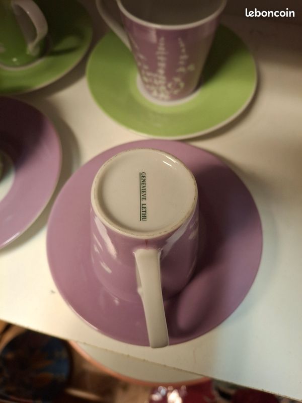 Lot De 8 Tasses à Café Et Soucoupes Geneviève Lethu - Modèle Caucase (1998)