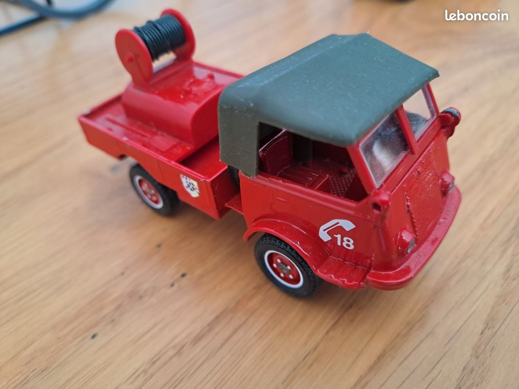LJ933 SOLIDO PRESTIGE 8062 1/18 1:18 Voiture Renault 4L découvrable