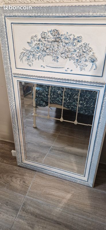 Miroir de décoration en bois (image 1)