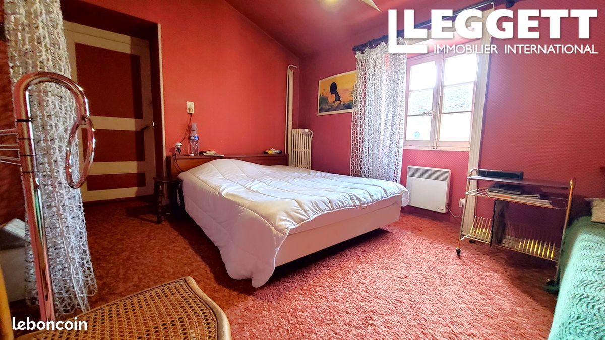 Maison 9 pièces 303 m² - Champagne-Mouton 16350 (image principale 8)