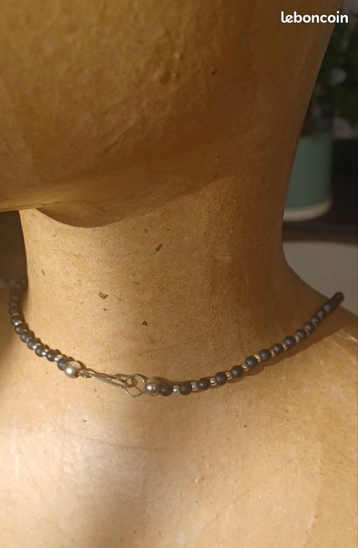 Collier avec perles acier perles noires et breloque aile (image 4)