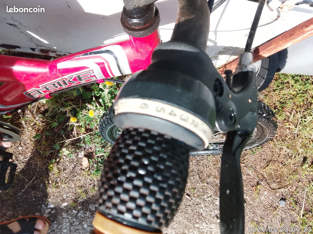 Vélo enfant VTT R-BIKE RANGE 20 - 6 vitesses - bon état mais pneus à plat (image 16)