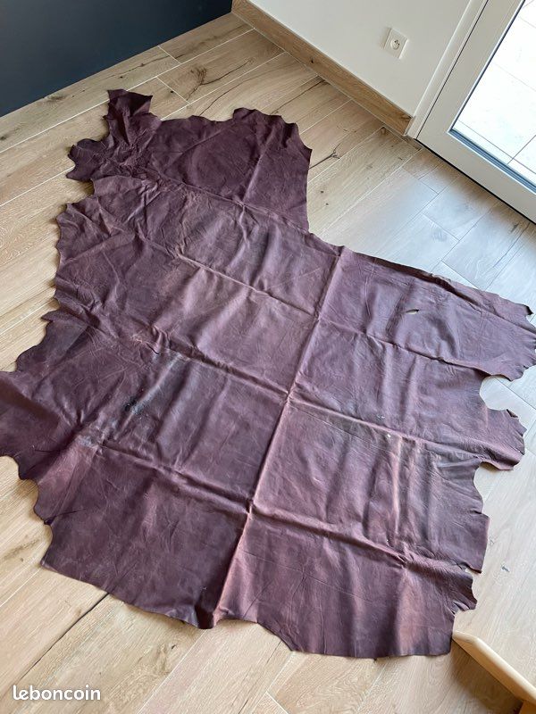 Grand morceau de cuir suédine prune 120x130 (image 3)