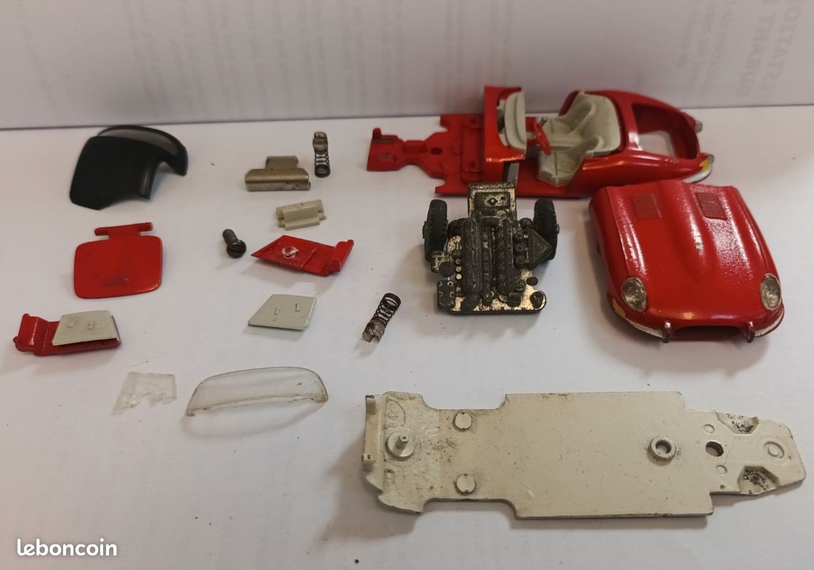 Tekno 1/43 Jaguar Type E Cabriolet Rouge – Made In Denmark – Occasion