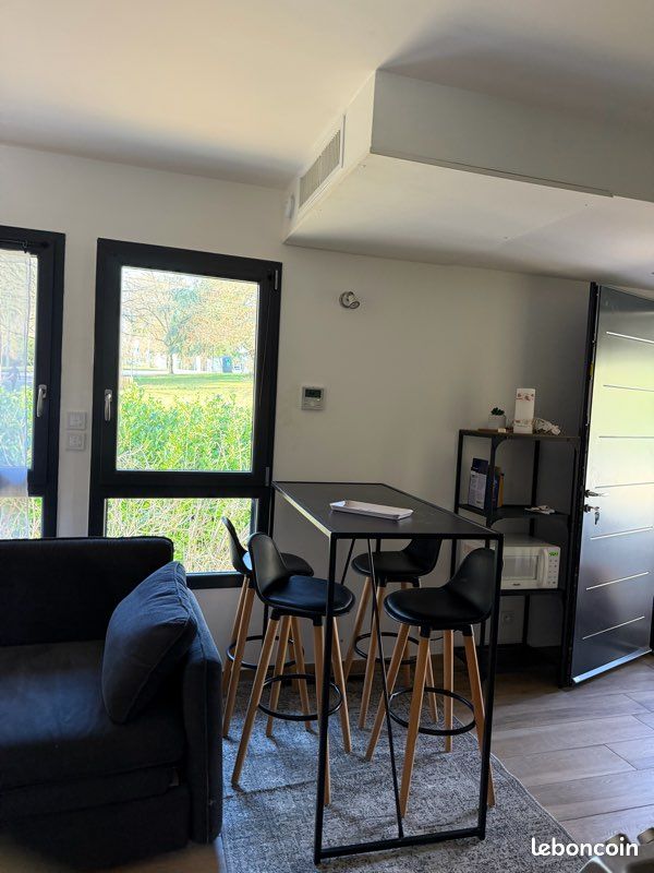 Appartement 1 pièce 24 m² · à Écully · 24 m² · 820 €