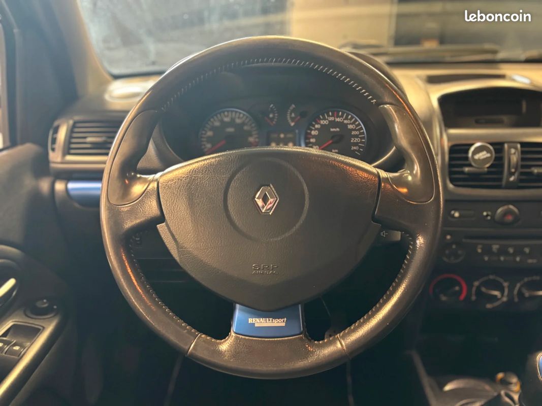 RENAULT CLIO 2.0i 16V Sport Jean Ragnotti (image 20)