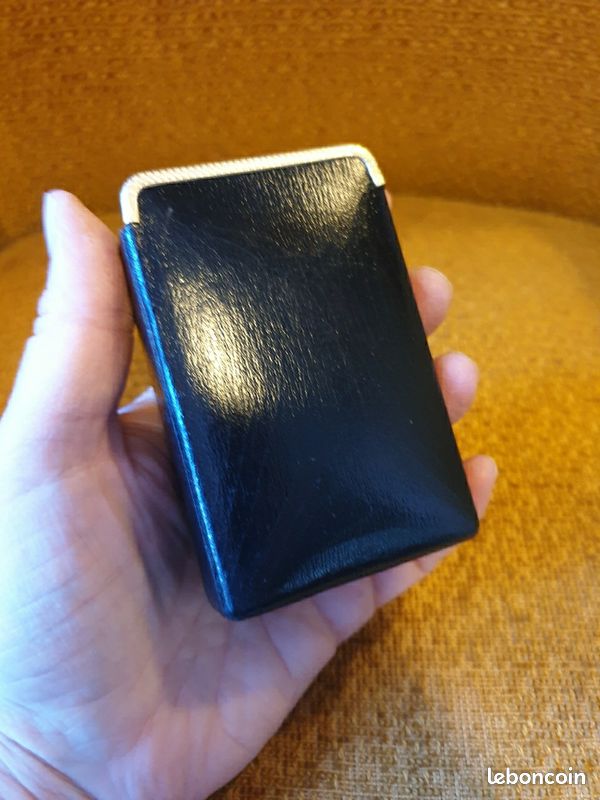 tuis cigarettes en cuir synthtique bords mtal dor Trem Blay vintage des annes 90 - Collection tuis cigarettes en cuir synthtique bords mtal dor Trem Blay vintage des annes 90 - Collection