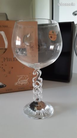 Vintage Pair of Millennium 2000 Champagne Cristal d'Arques France Vintage Pair of Millennium 2000 Champagne Cristal d'Arques France