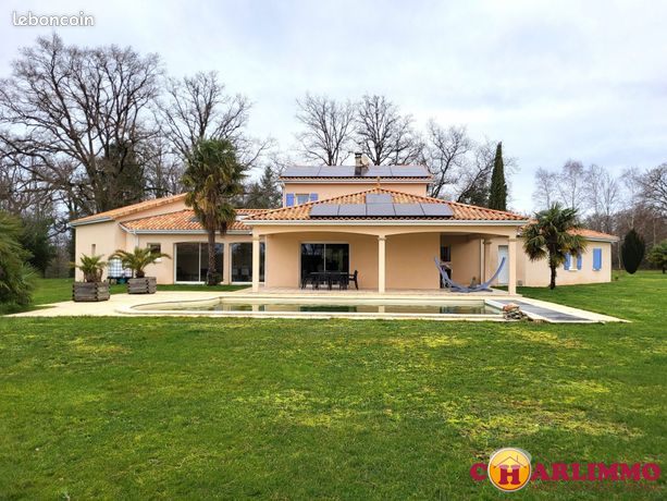 Pavillon 5 pièces 208 m²