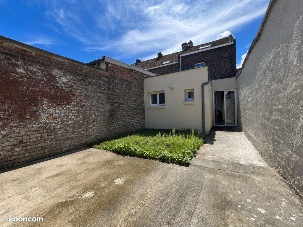 Maison 5 pièces 113 m² · à Croix · 113 m² · 250 000 €