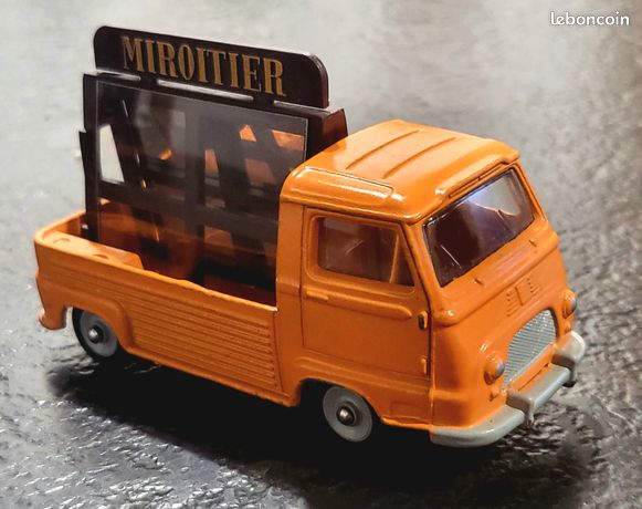 L'Estafette Renault Miroitier miniature de Dinky Toys rééditée par