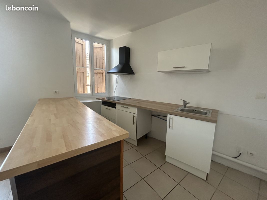 Appartement 2 pièces 46 m² · à Bourgoin-Jallieu · 46 m² · 670 €