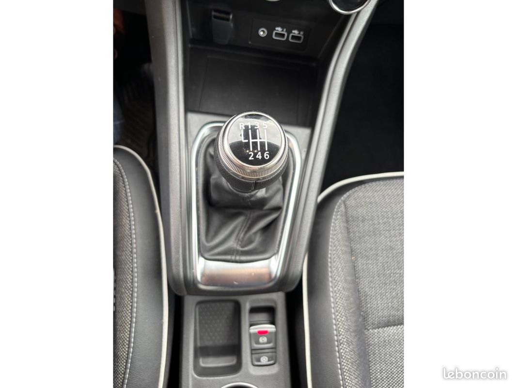 RENAULT CAPTUR 1.0 TCe - 90 II Techno PHASE 1 (image 31)