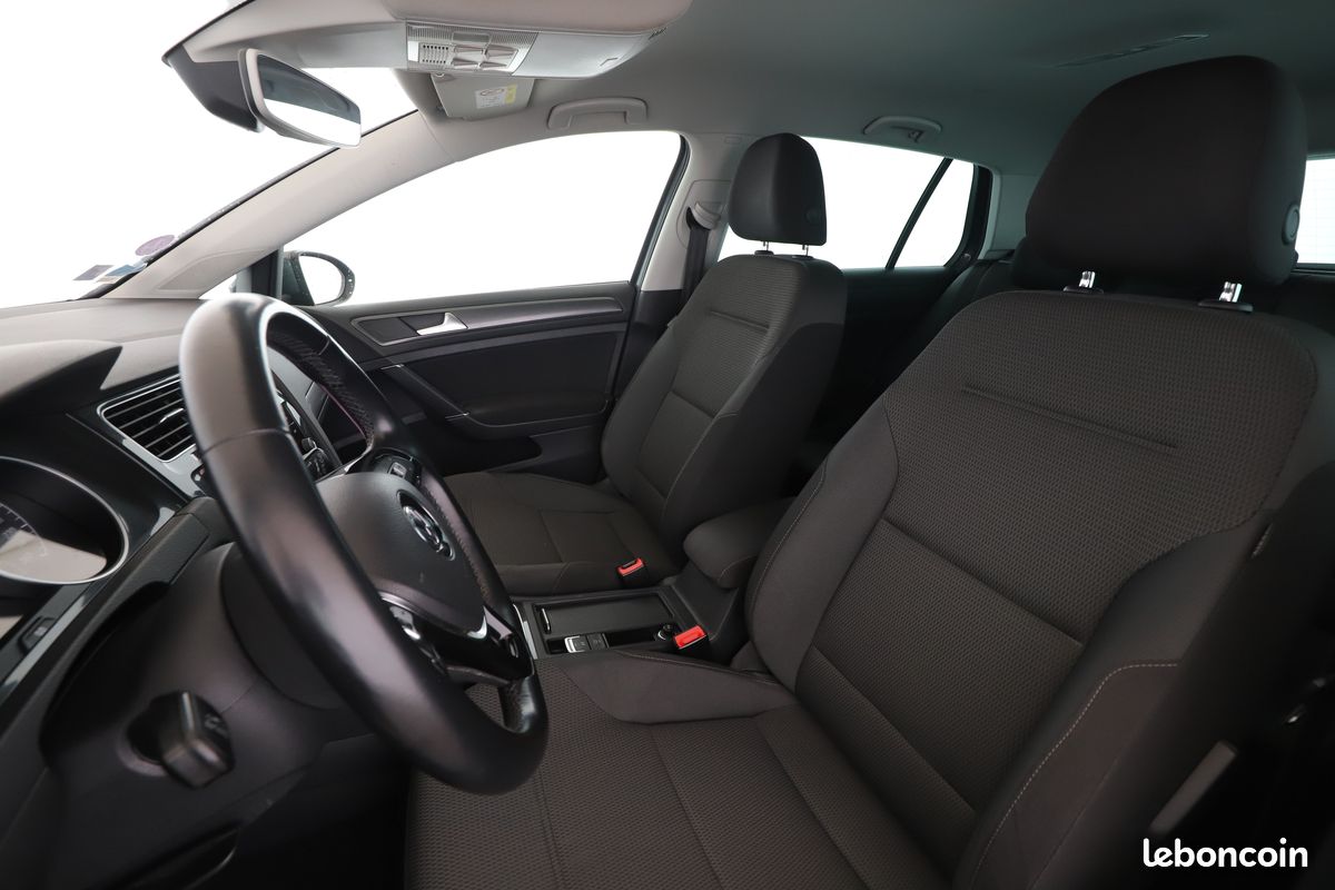 Volkswagen Golf VII 1.0 TSI BlueMotion Tech Confortline Business DSG7 5P 115 ch (image 5)