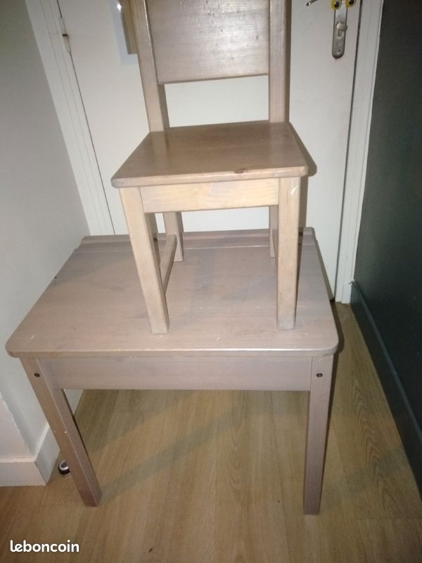 Bureau et chaise pour enfants (image 1)