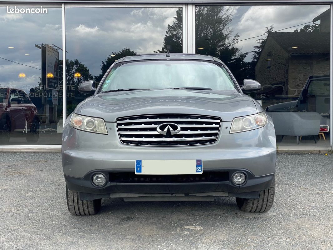 INFINITI FX35 / 3.5i V6 AWD 280 cv / Éthanol / Boîte auto / Toit ouvrant / Sièges chauffants / Son BOSE / Climatisation bi-zone (image 2)