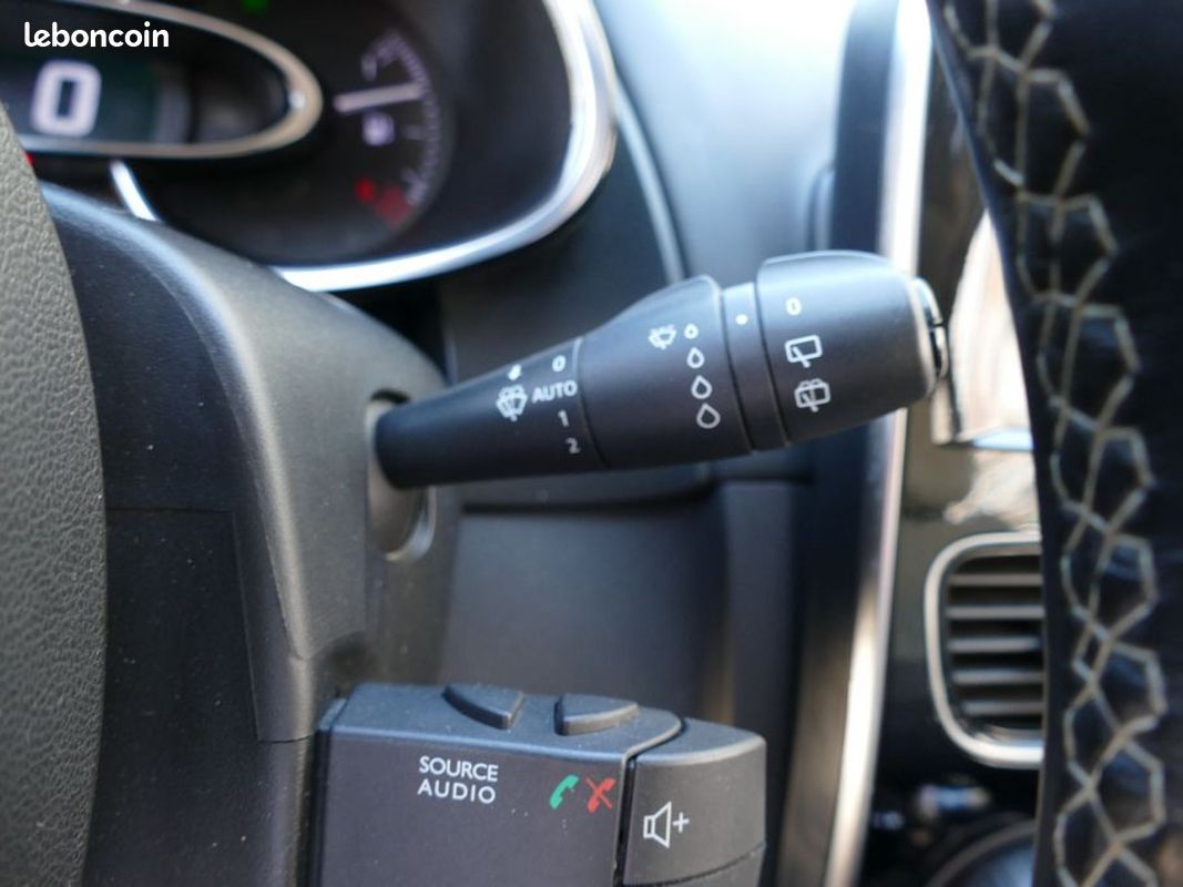RENAULT CLIO IV TCE 120 Ch INITIAL PARIS BVM6 (image 22)