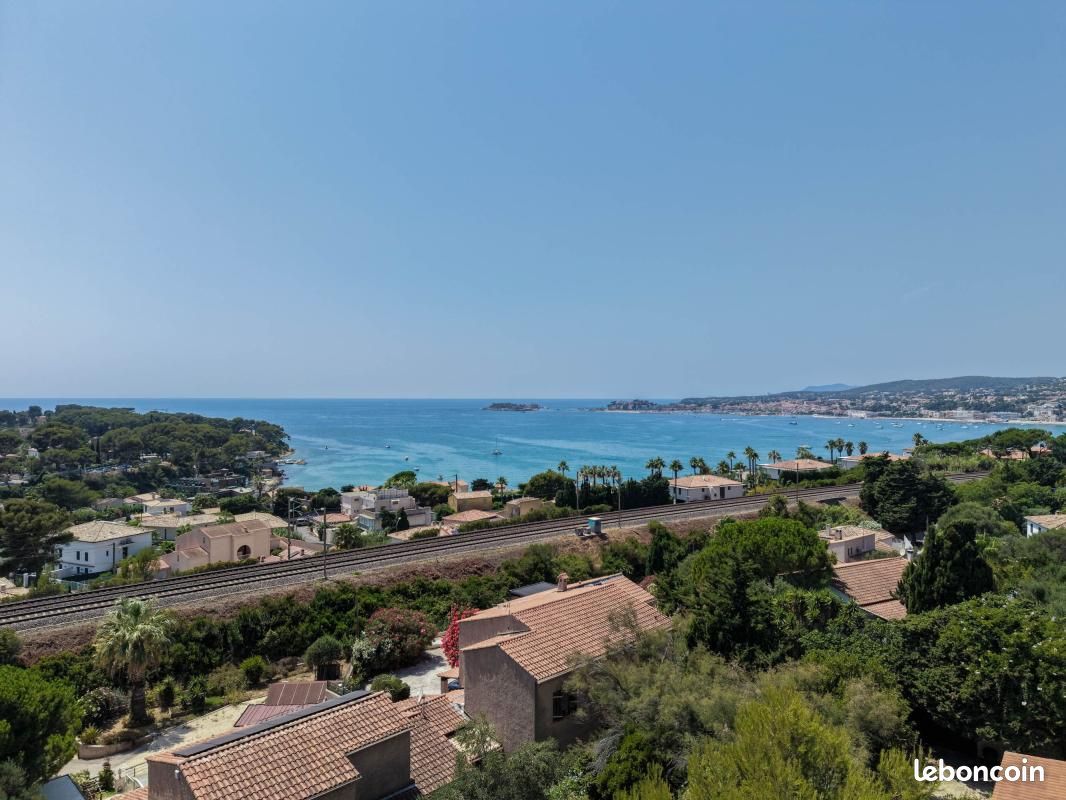 Maison 6 pièces 155 m² · à Sanary-sur-Mer · 155 m² · 760 000 €