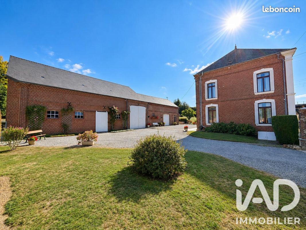 Maison 10 pièces 229 m² · à Aubenton · 229 m² · 335 000 €