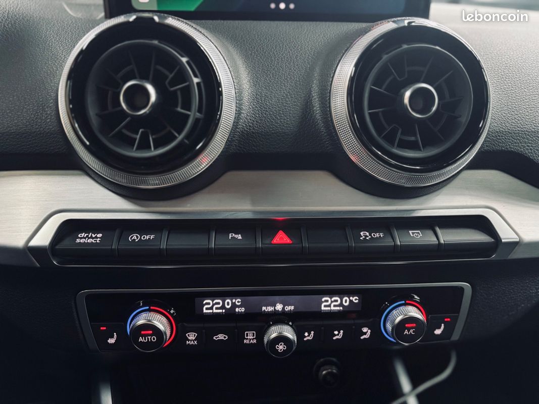 Audi Q2 35 TFSI 1.5L 150CH S LINE + ENTRETIEN CONSTRUCTEUR + TOIT OUVRANT + CARPLAY + CAMERA DE RECUL + GARANTIE 12 MOIS (image 27)