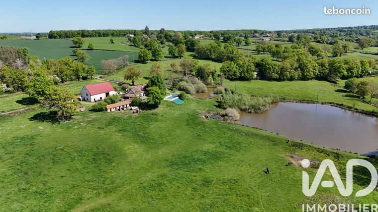 Maison 8 pièces 221 m²
