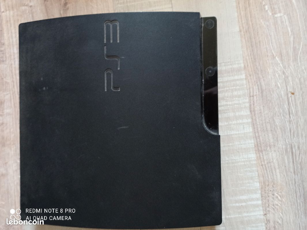 PS3 + manette Collector + 25 jeux (image 1)