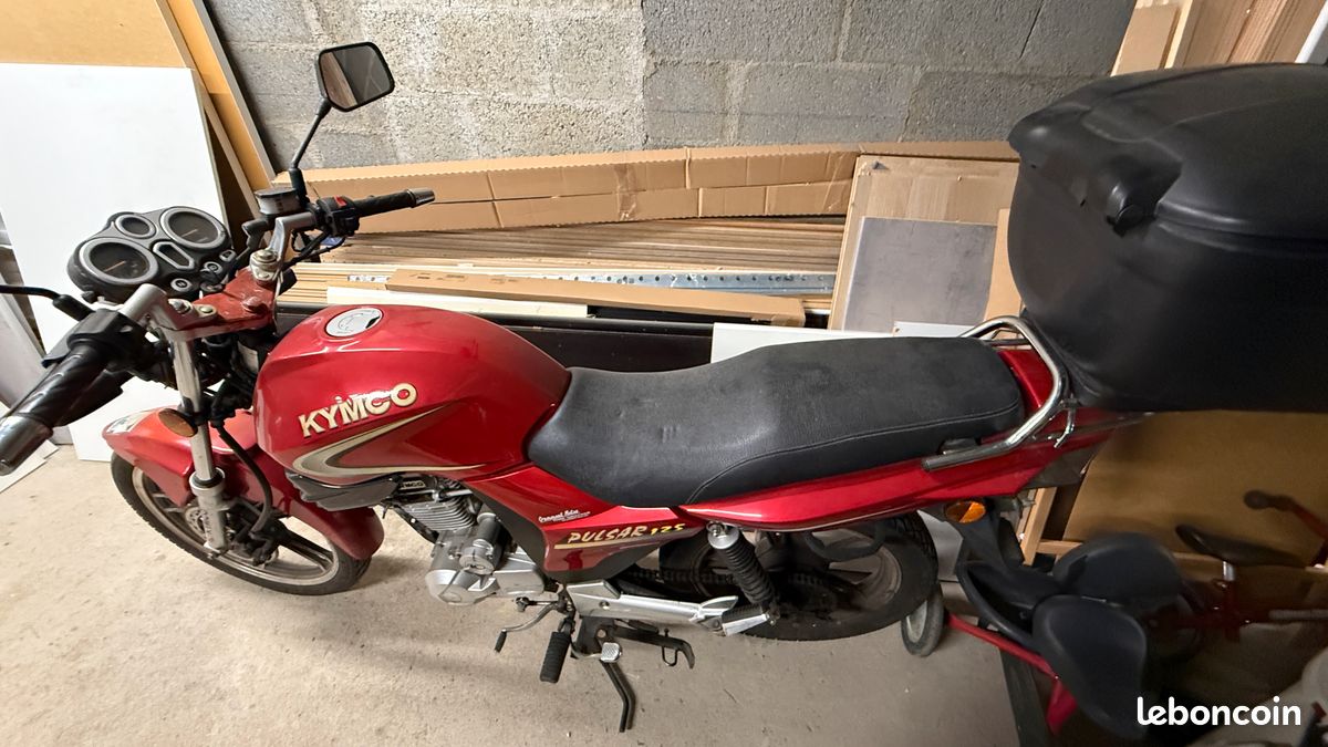 Kymco Pulsar (pour pièces) Motos