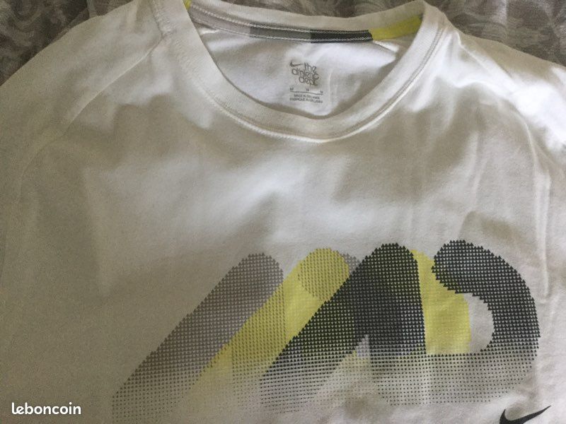 T-shirt Nike neuf (image 2)