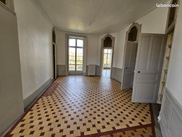Villa 11 pièces 233 m² — 3