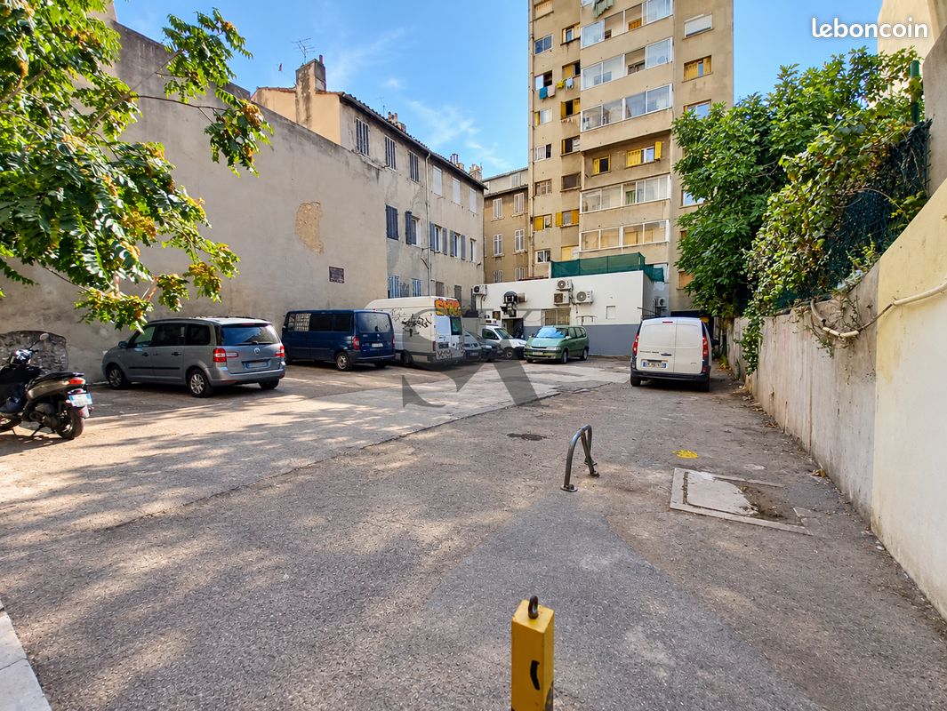Parking/box Marseille · 140 000 €
