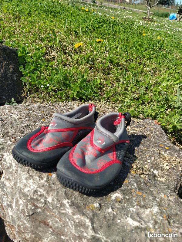 Chaussures d'eau rouge 32/33 (image 1)