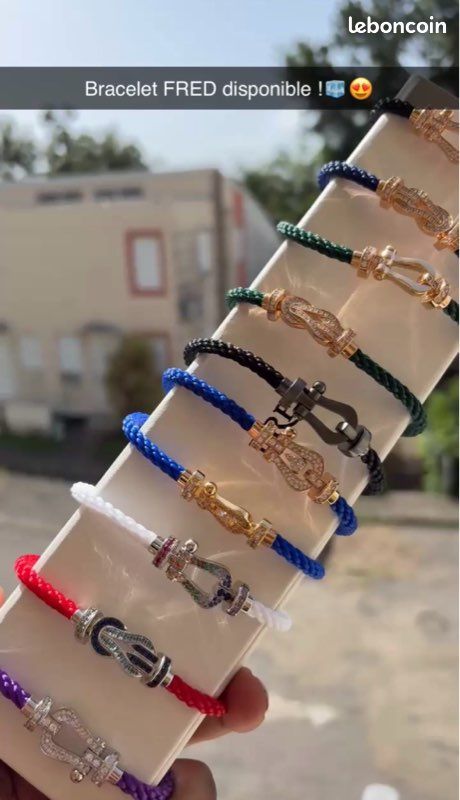 Bracelet (image 1)