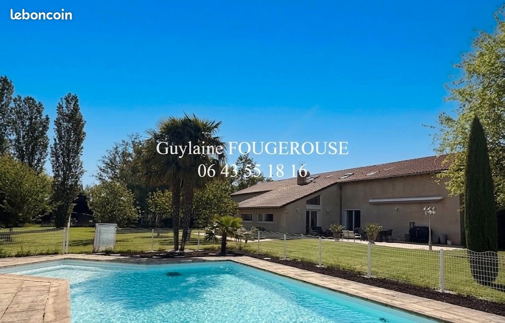 Maison 13 pièces 325 m² · à Montbrison · 325 m² · 645 000 €
