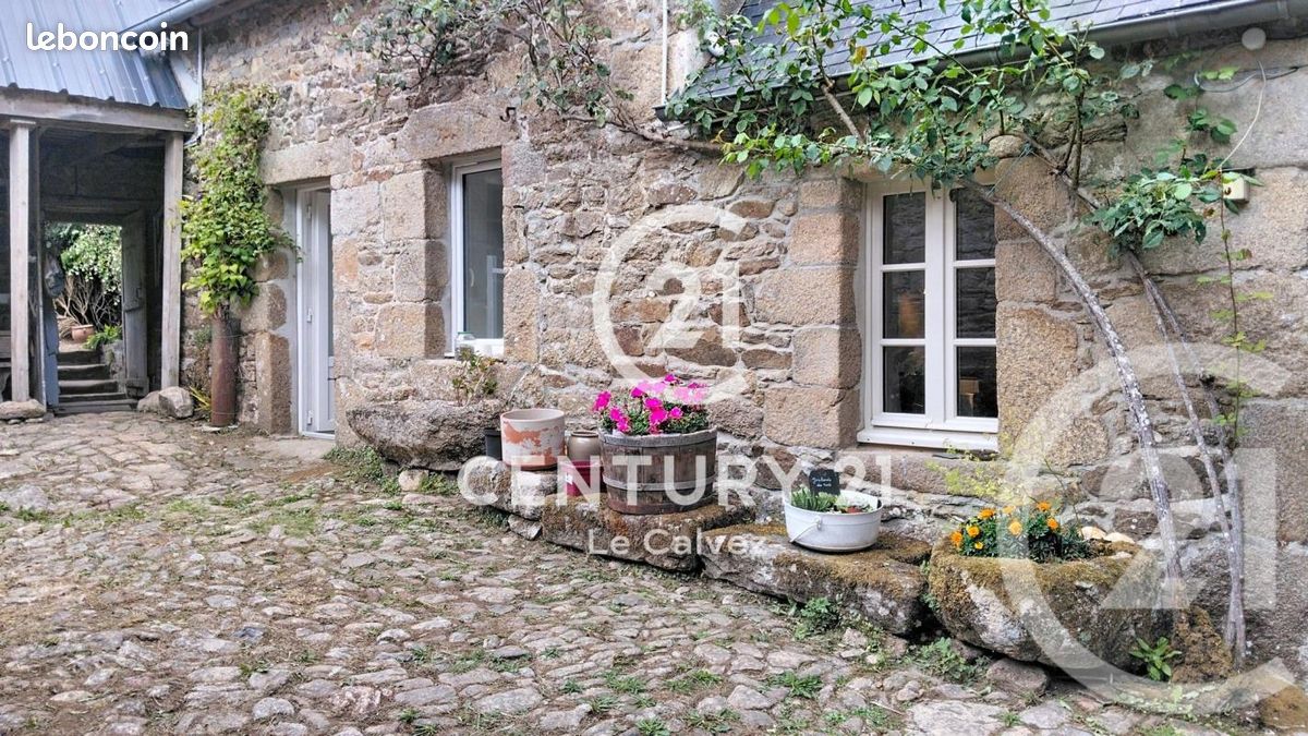Maison 4 pièces 166 m² · à Bourbriac · 166 m² · 210 000 €