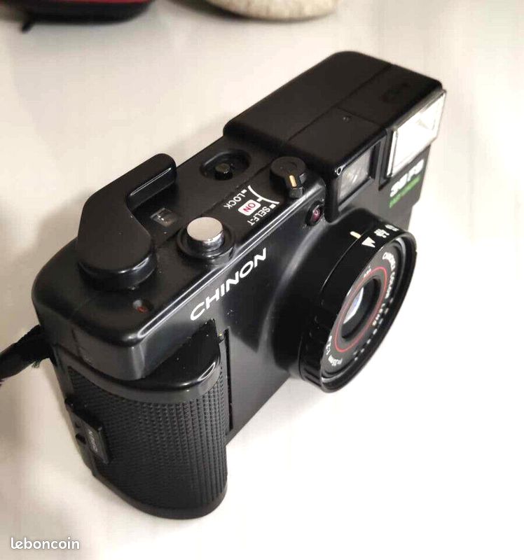 Appareil photo argentique Chinon 35F-EE Noir Reconditionné