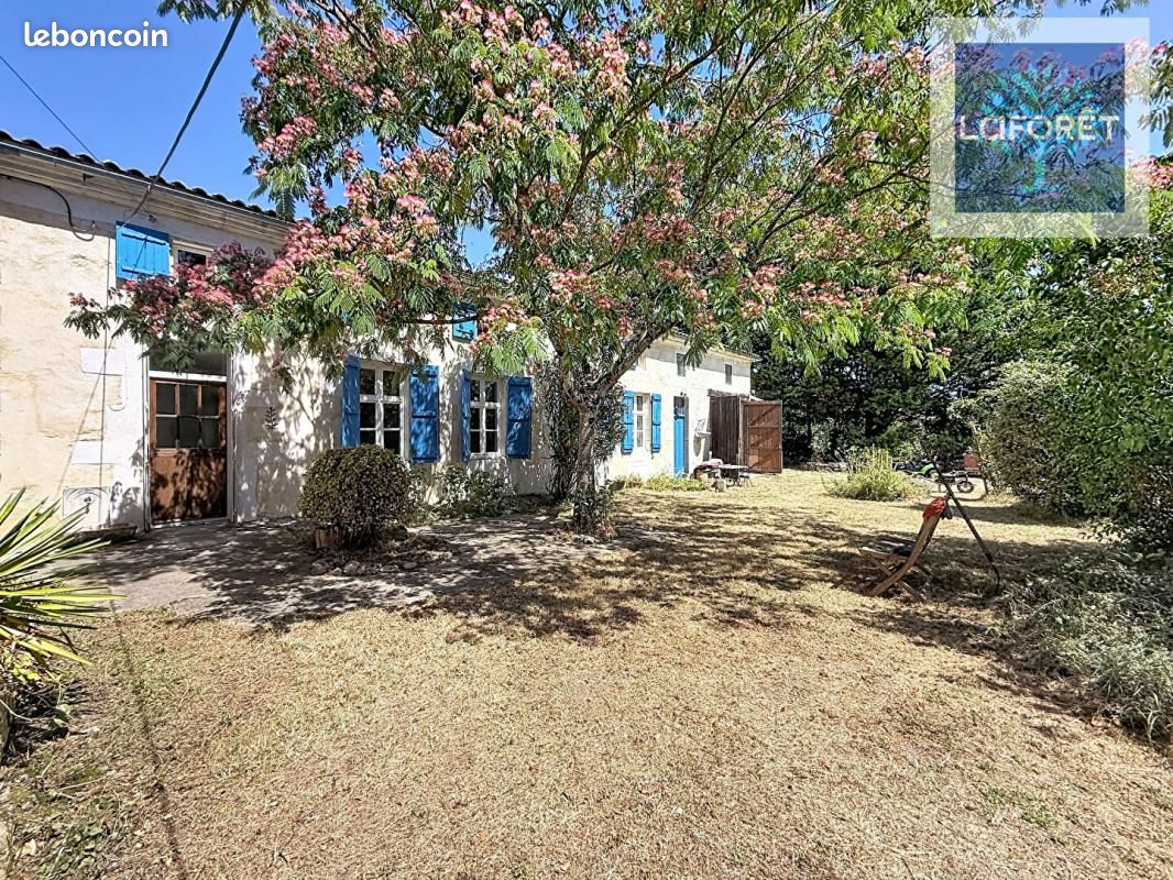 Maison 5 pièces 212 m² · à Consac · 212 m² · 243 900 €