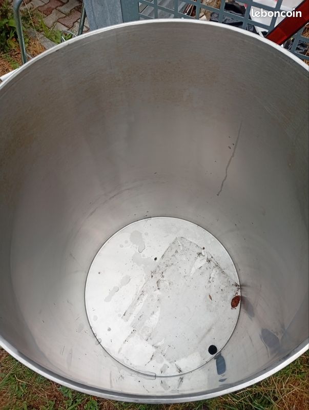 Cuve inox sur pieds 240L (image 5)