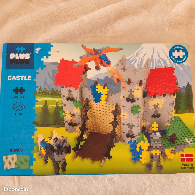 PLUS PLUS CASTLE NEUF 760 PCS 5-12 ans (image 1)