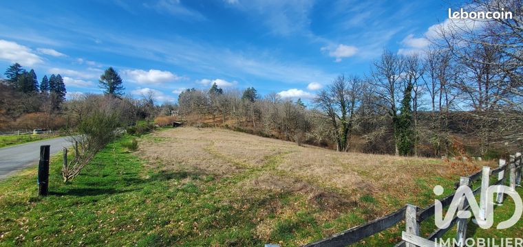 Terrain 2200 m² Moustier-Ventadour